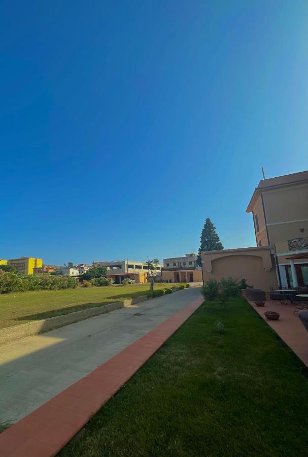 Hotel La Lampara Reggio di Calabria Buitenkant foto