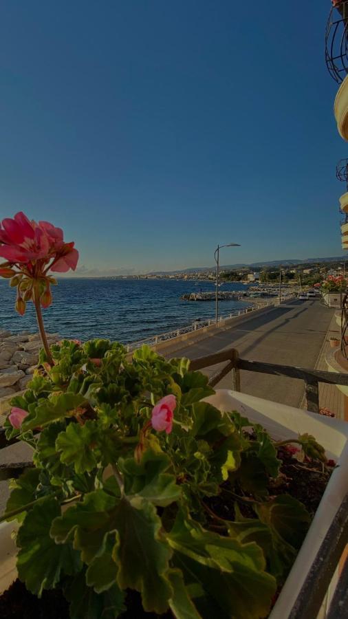 Hotel La Lampara Reggio di Calabria Buitenkant foto