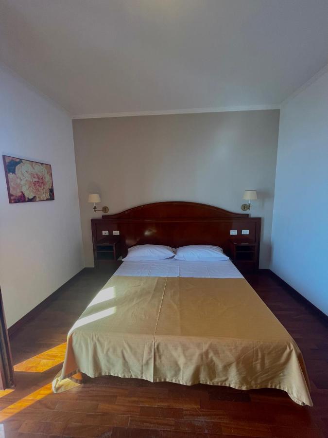 Hotel La Lampara Reggio di Calabria Buitenkant foto