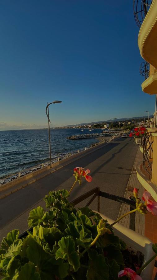 Hotel La Lampara Reggio di Calabria Buitenkant foto